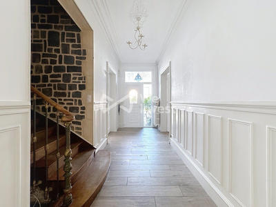 Maison - 200 m² - 10 pièces