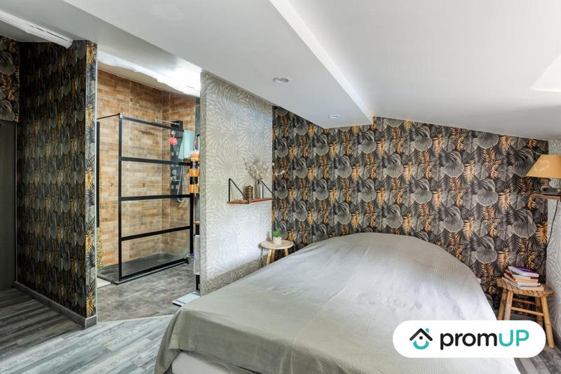 Maison - 170 m² - 7 pièces