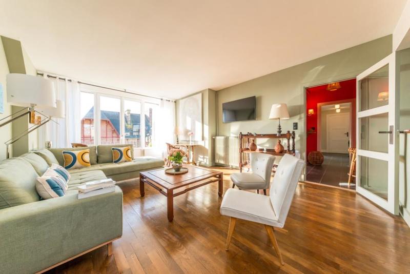 Propriété - 435 m² - 10 pièces