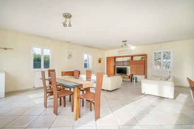 Maison - 200 m² - 6 pièces