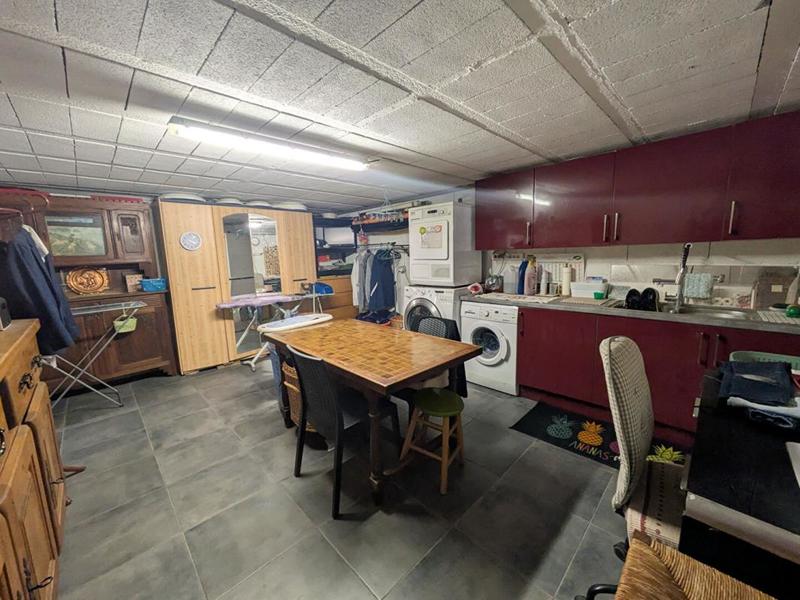 Maison - 141 m² - 8 pièces