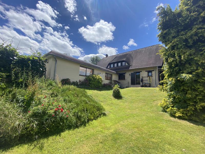 Maison traditionnelle - 178 m² - 7 pièces