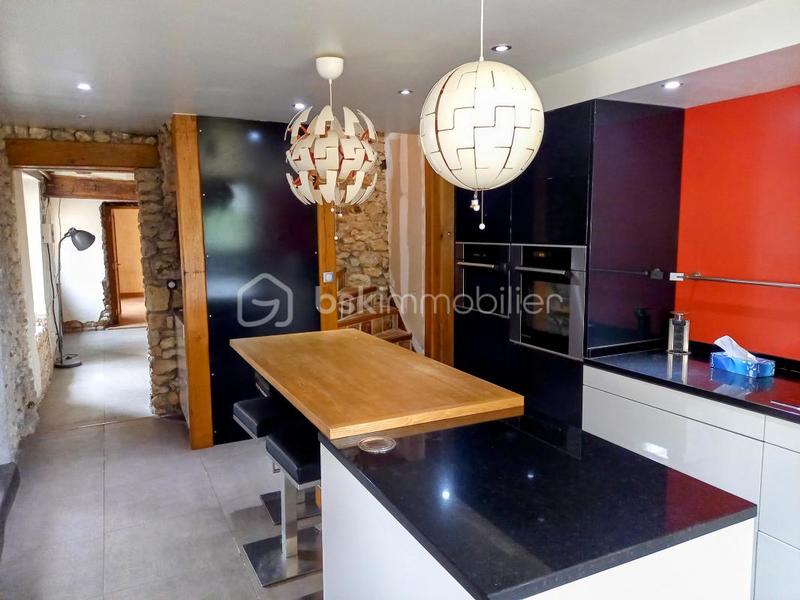 Maison de village - 274 m² - 8 pièces