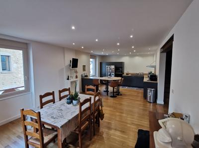 Maison - 176 m² - 9 pièces