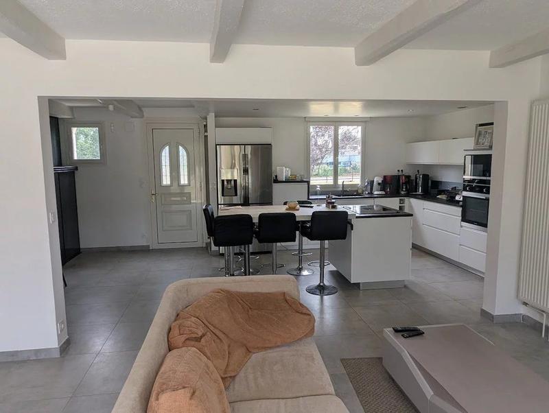 Maison - 219 m² - 8 pièces