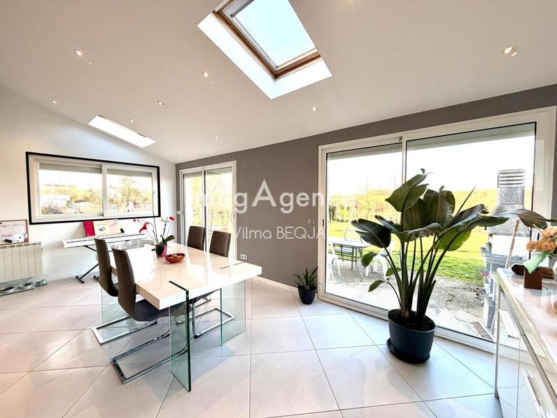 Pavillon - 190 m² - 7 pièces