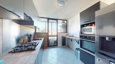 Appartement - 80 m² - 4 pièces