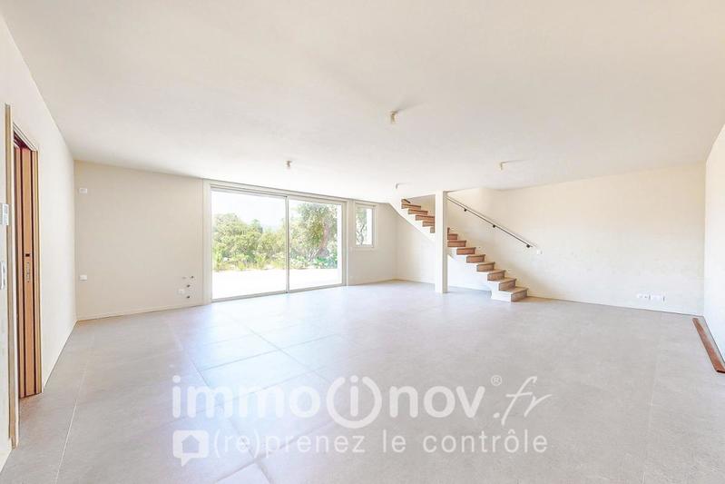 Maison d'architecte - 220 m² - 8 pièces