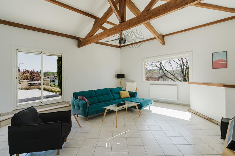 Maison - 225 m² - 9 pièces