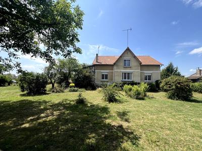 Maison - 249 m² - 13 pièces