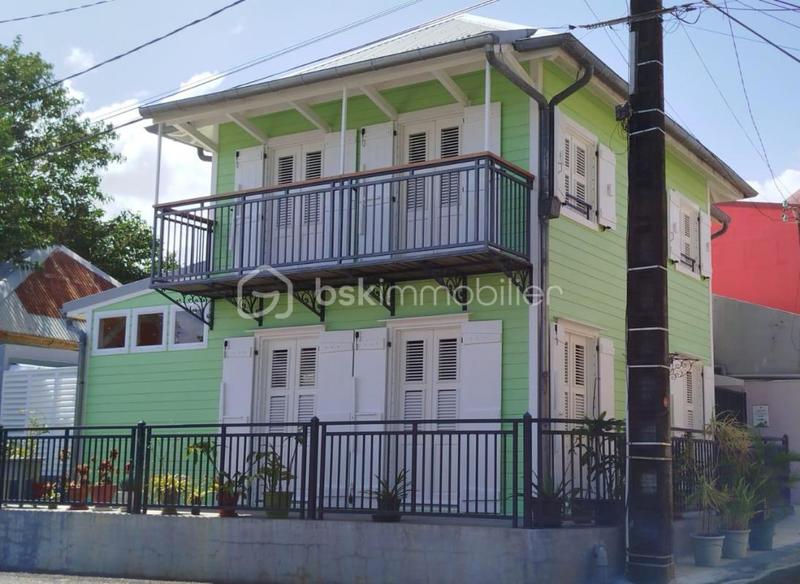 Maison traditionnelle - 83 m² - 3 pièces