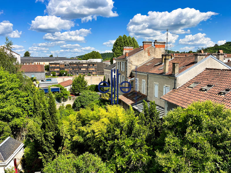 Maison - 204 m² - 9 pièces