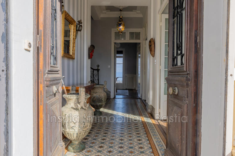 Maison de maîtres - 367 m² - 12 pièces