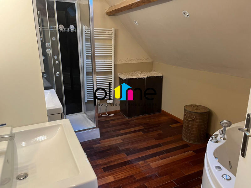 Maison - 200 m² - 7 pièces