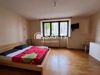 Maison - 196 m² - 6 pièces