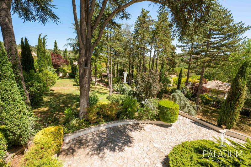 Maison - 255 m² - 7 pièces