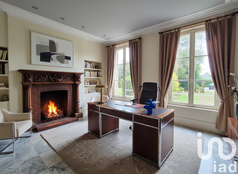 Maison - 205 m² - 9 pièces