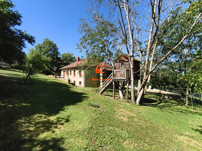 Villa - 223 m² - 9 pièces