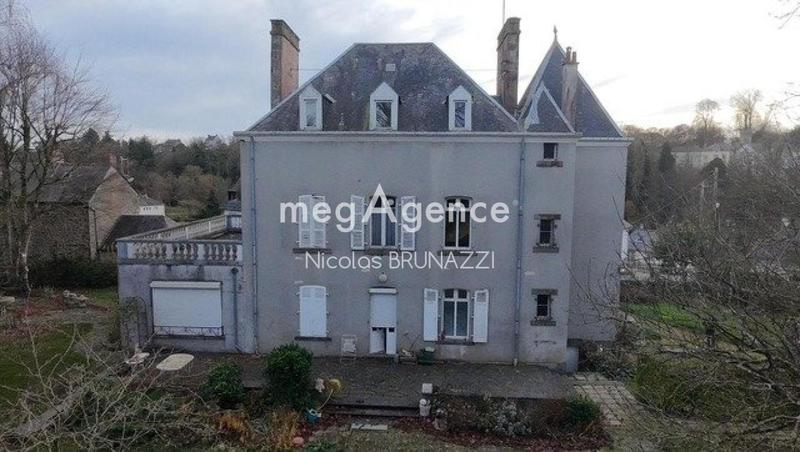 Maison - 361 m² - 14 pièces