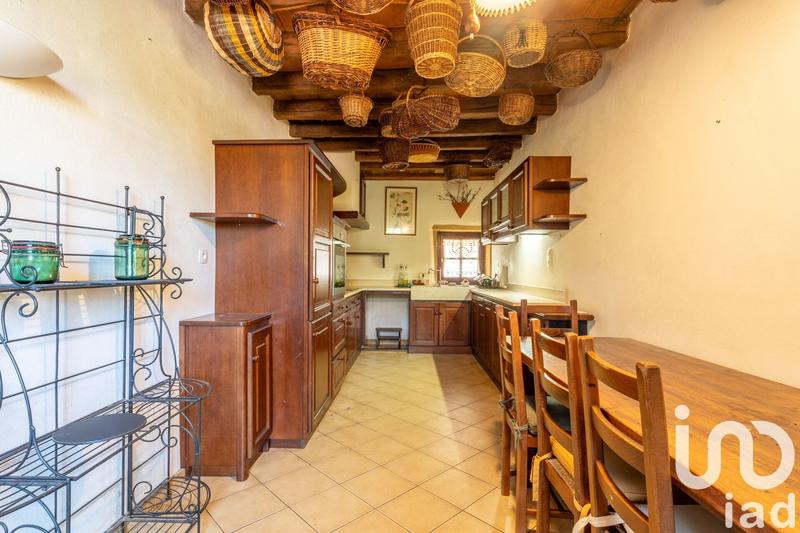 Maison - 265 m² - 9 pièces