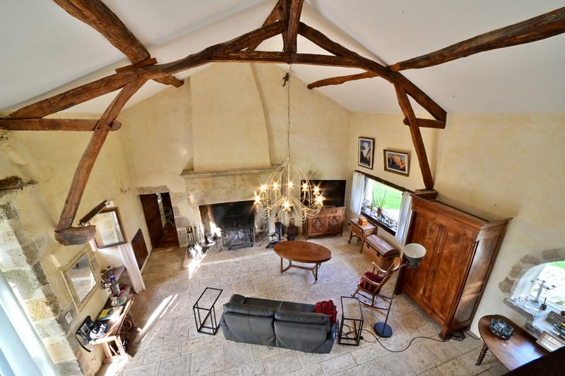 Maison de domaine - 760 m² - 16 pièces