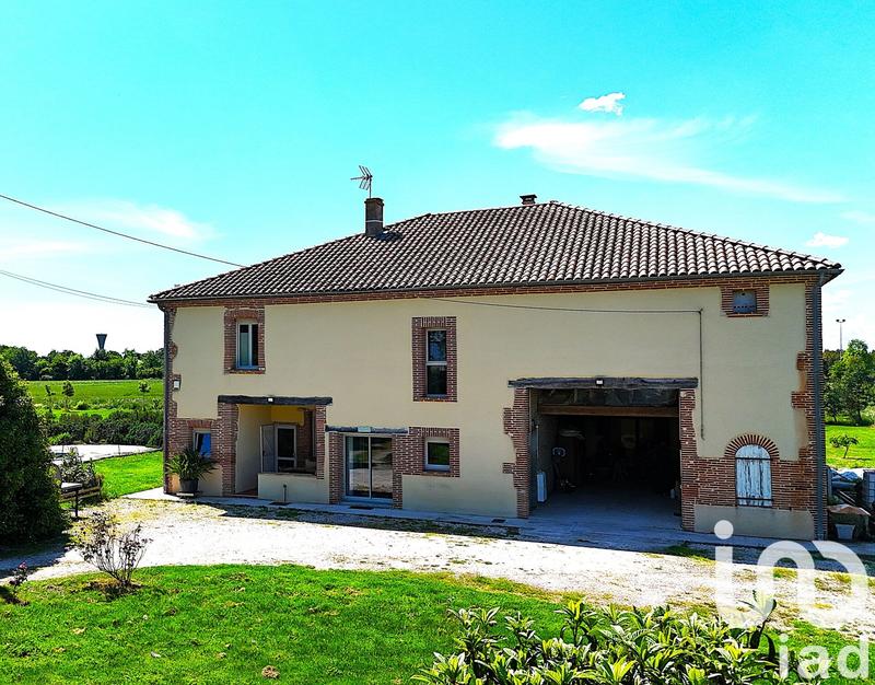 Maison - 305 m² - 8 pièces