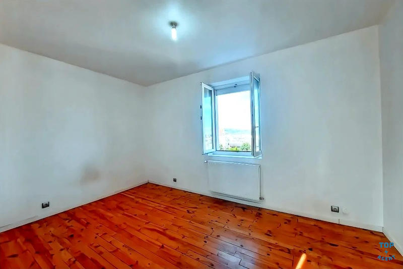 Maison - 208 m² - 5 pièces