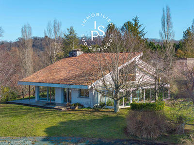 Maison - 203 m² - 6 pièces