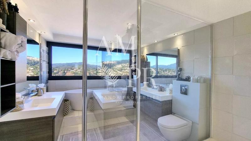 Appartement - 200 m² - 4 pièces