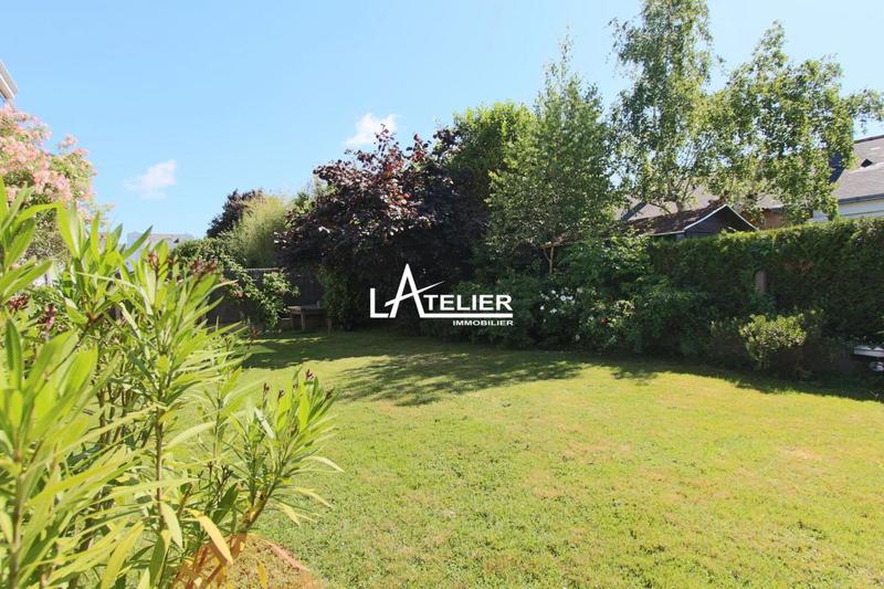 Maison - 225 m² - 9 pièces