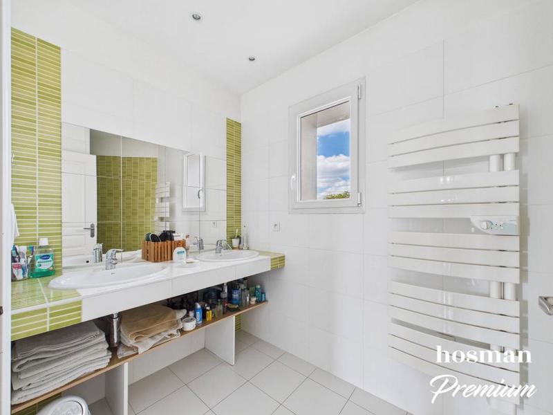 Maison - 170 m² - 6 pièces