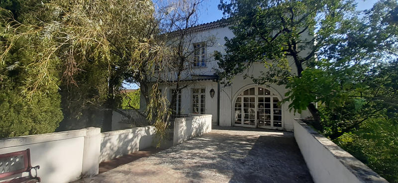 Propriété - 565 m² - 23 pièces