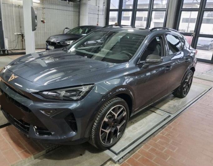 Cupra Formentor Vz 272 Hybride Rechargeable / Toit Ouvrant Camera 360° Attache Remorque Audio Senheiser Coffre Elec Sieges