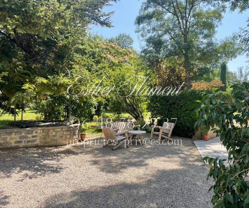 Mas - 242 m² - 8 pièces