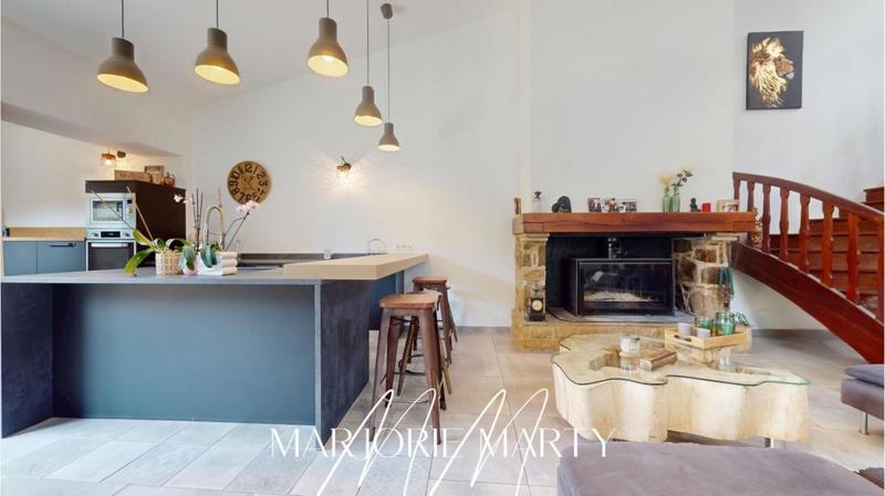 Maison - 269 m² - 9 pièces