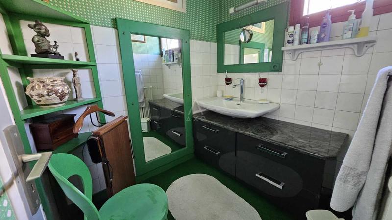 Maison - 255 m² - 8 pièces