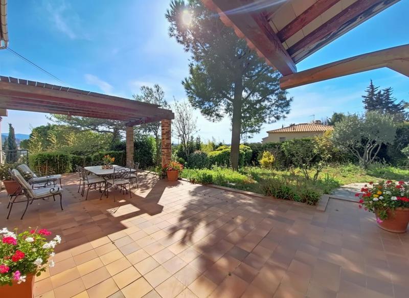 Maison - 209 m² - 8 pièces