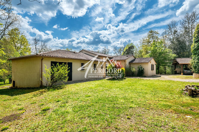 Maison traditionnelle - 180 m² - 6 pièces