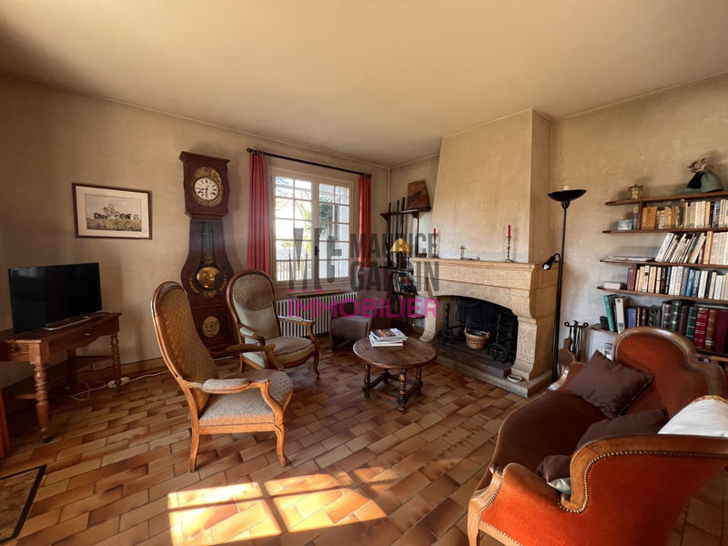 Maison traditionnelle - 174 m² - 8 pièces