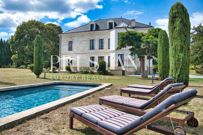 Maison - 655 m² - 14 pièces