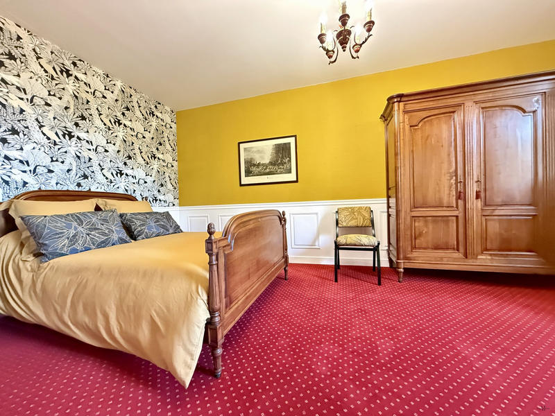 Maison - 270 m² - 6 pièces