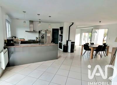 Maison - 94 m² - 4 pièces