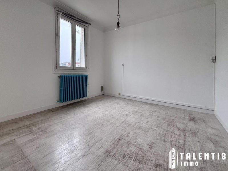 Maison - 209 m² - 12 pièces