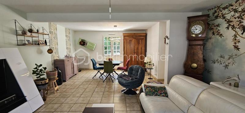 Maison traditionnelle - 159 m² - 6 pièces