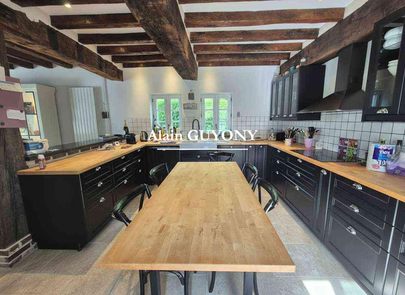 Maison contemporaine - 276 m² - 9 pièces