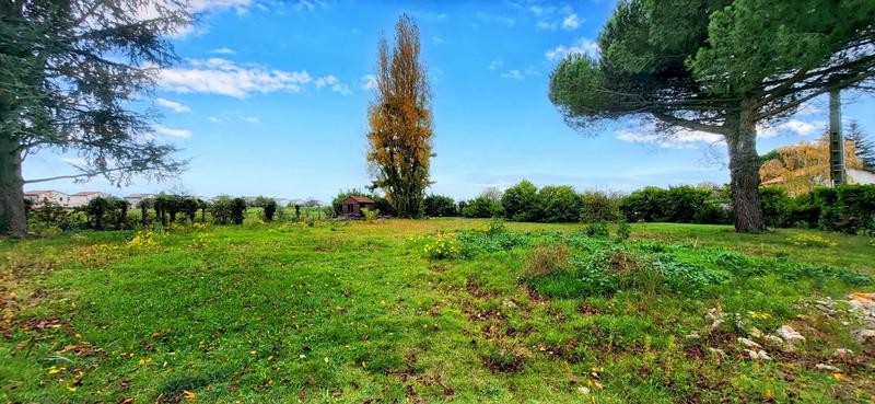 Terrain constructible - 592 m²