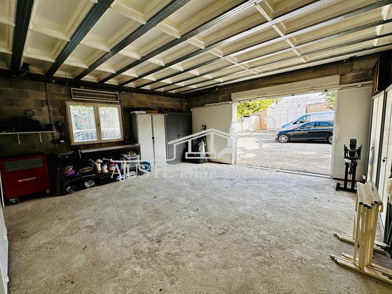 Local d'activité / Entrepôt - 300 m²