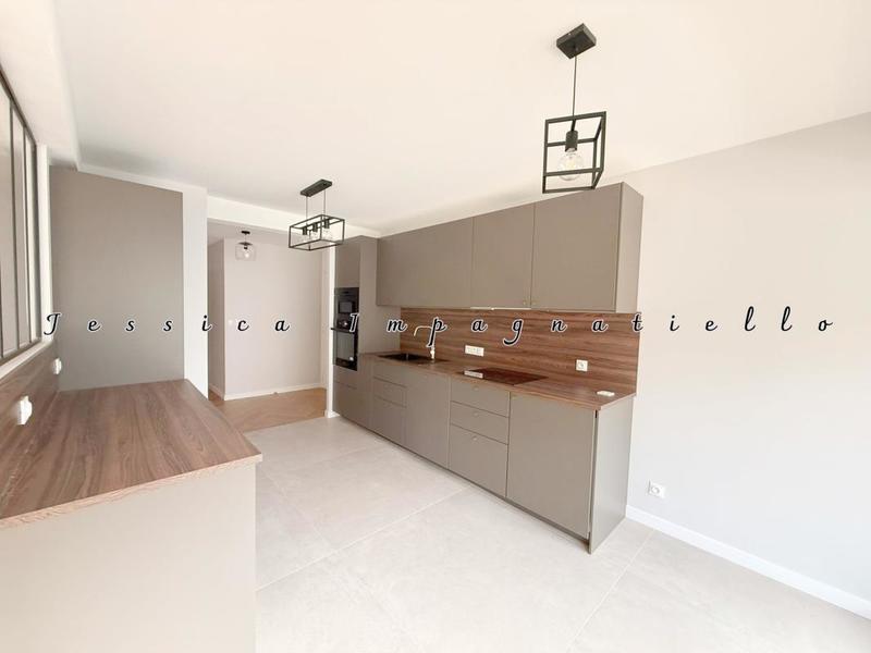 Appartement - 104 m² - 4 pièces