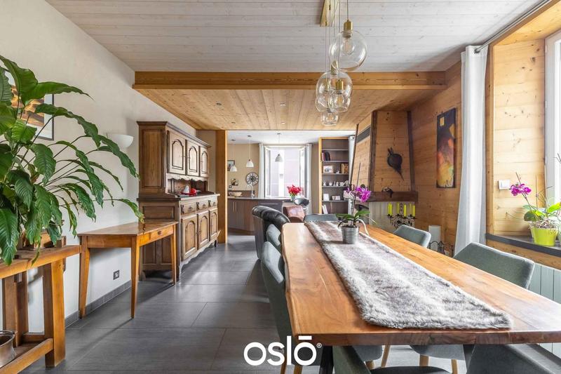 Maison - 282 m² - 12 pièces