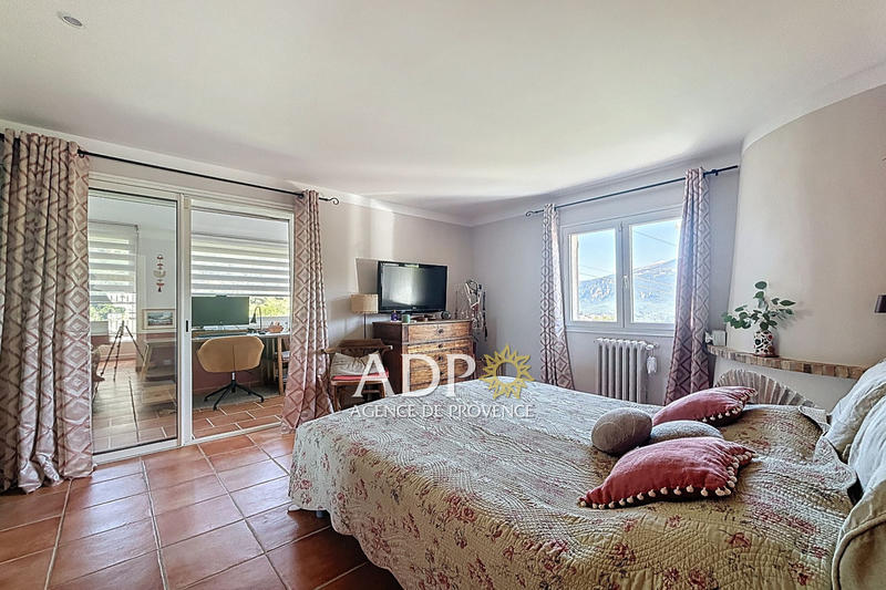 Maison - 150 m² - 4 pièces